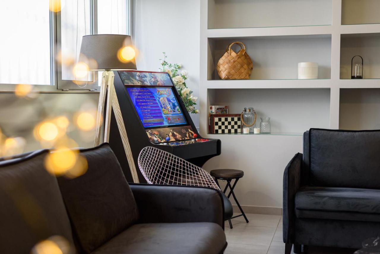 Patras' Hitech Appartement *