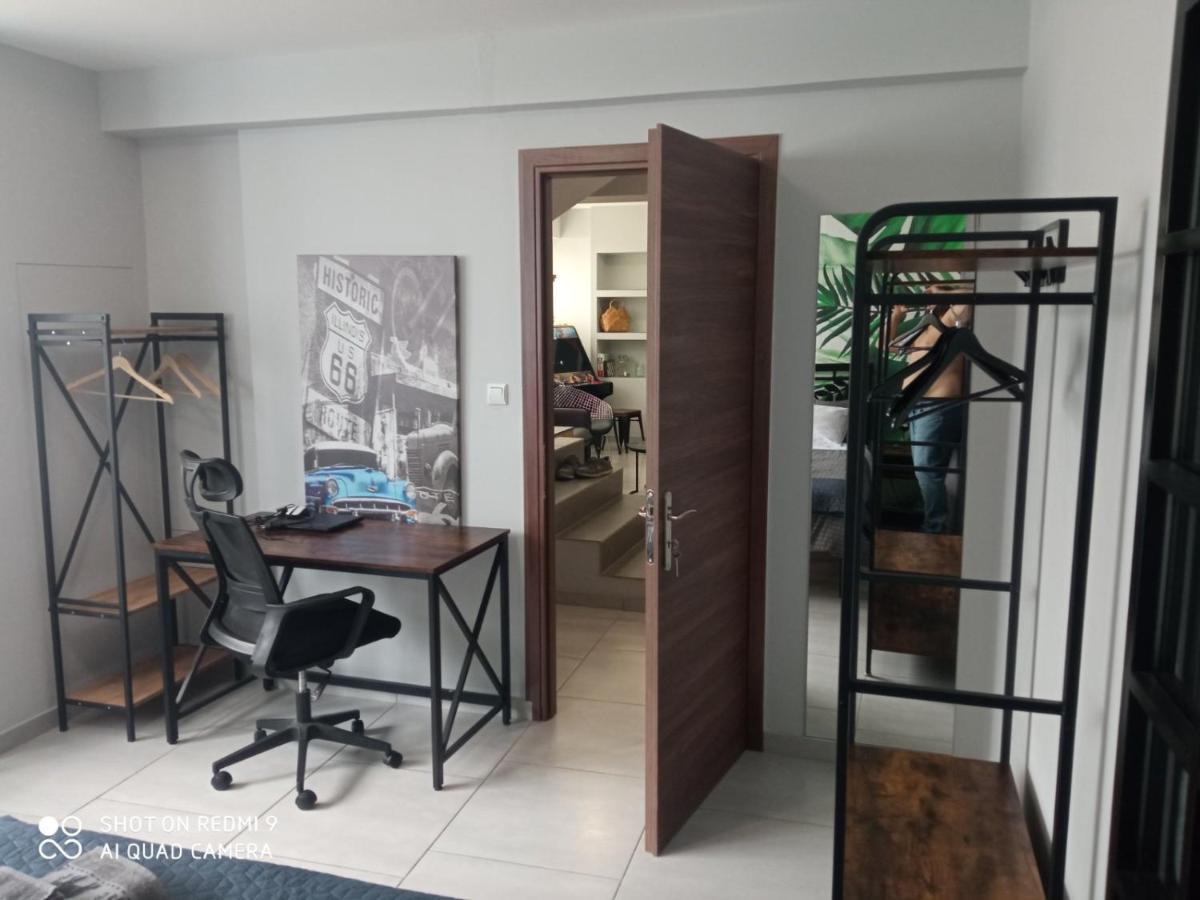Patras' Hitech *